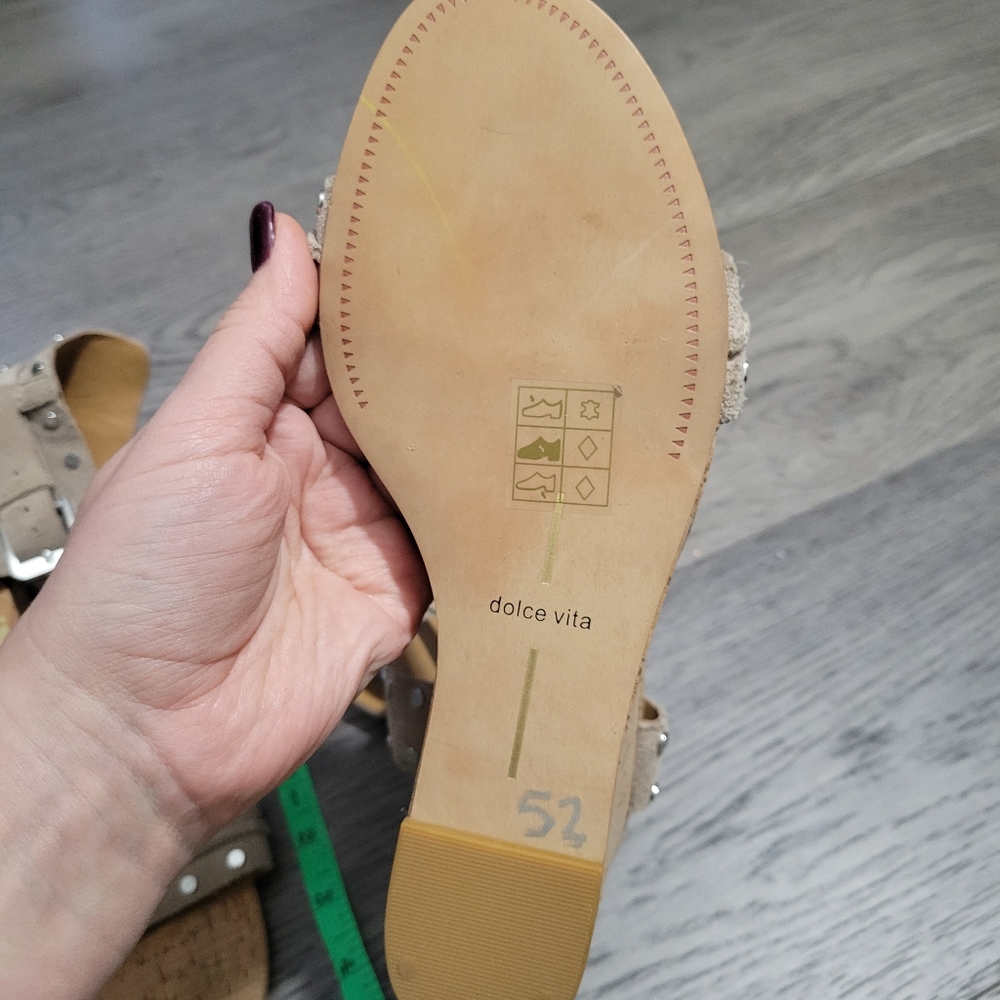 Used Dolce Vita suede sandals, size 9 - Picture 8 of 12